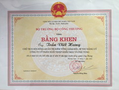 Bộ trưởng Bộ Công Thương tặng thưởng Bằng khen cho đồng chí Trần Viết Hưng- CTHĐQT, TGĐ, Bí thư Đảng uỷ Công ty.