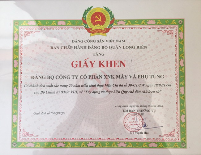 Giay khen Quan uy 01082018